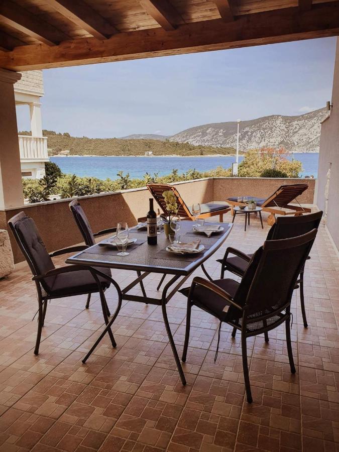 Apartments Rina - Kneze Račišće Zewnętrze zdjęcie