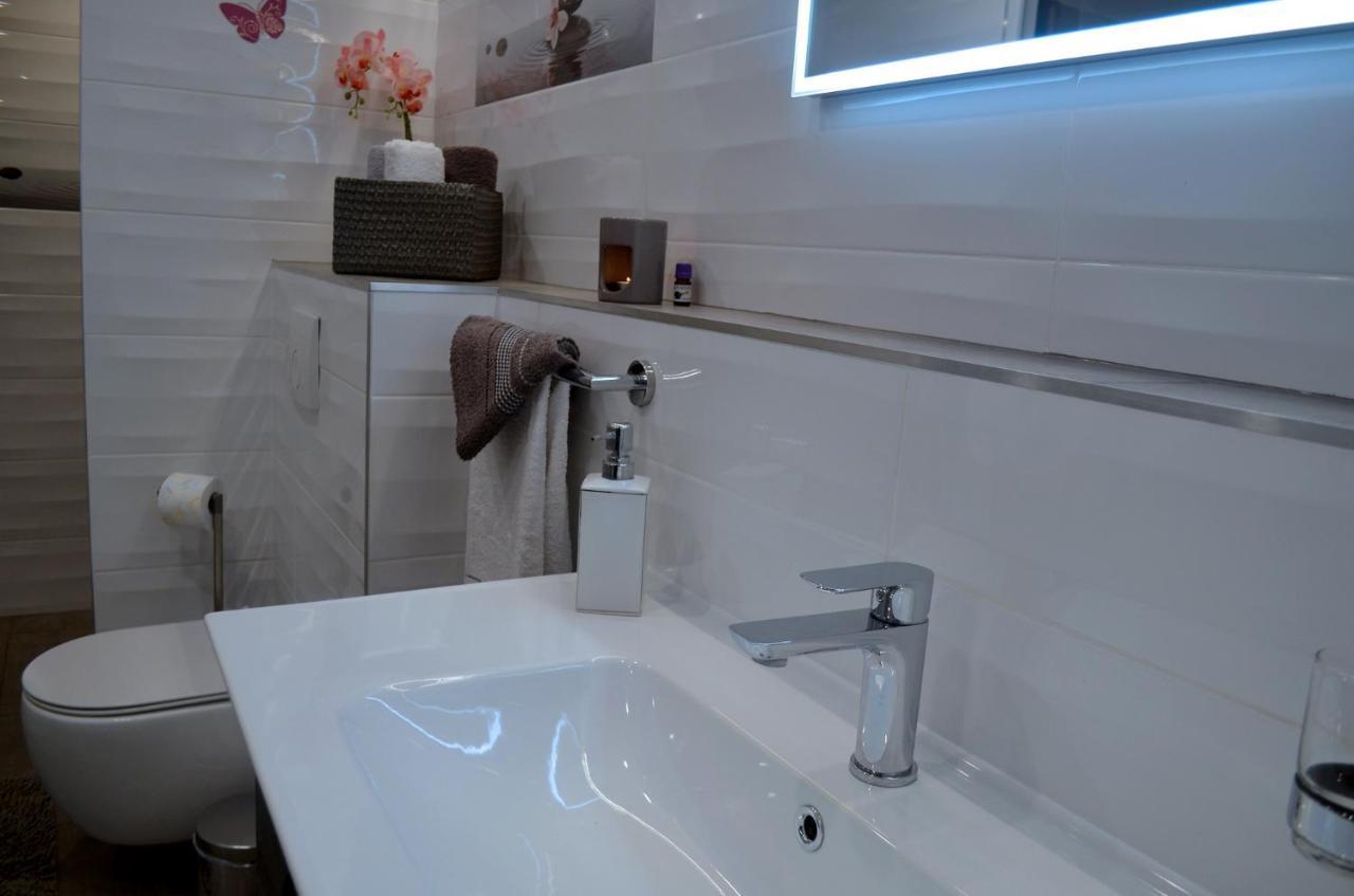 Apartments Rina - Kneze Račišće Zewnętrze zdjęcie
